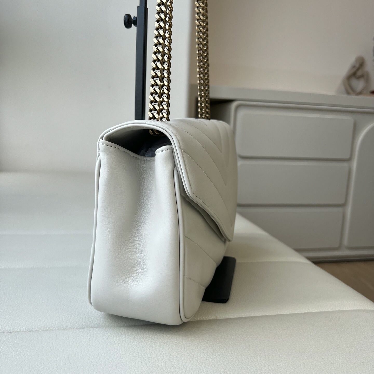 Chain Crossbody Quilted - 女性用クリームホワイトVキルティングソフトレザーフラップバッグヴィンテージチェーンショルダークロスボディハンドバッグ
