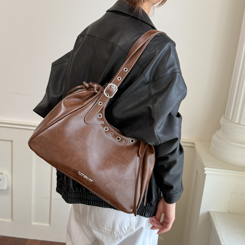 ヴィンテージスタイルの女性用アンダーアームショルダーバッグ  - Luxury Bags Vegan Leather のレビューと価格
