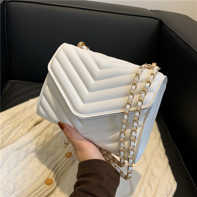 レディース ホワイト ブラック キルティング シェブロン チ - Chain Crossbody Quilted のレビューと価格
