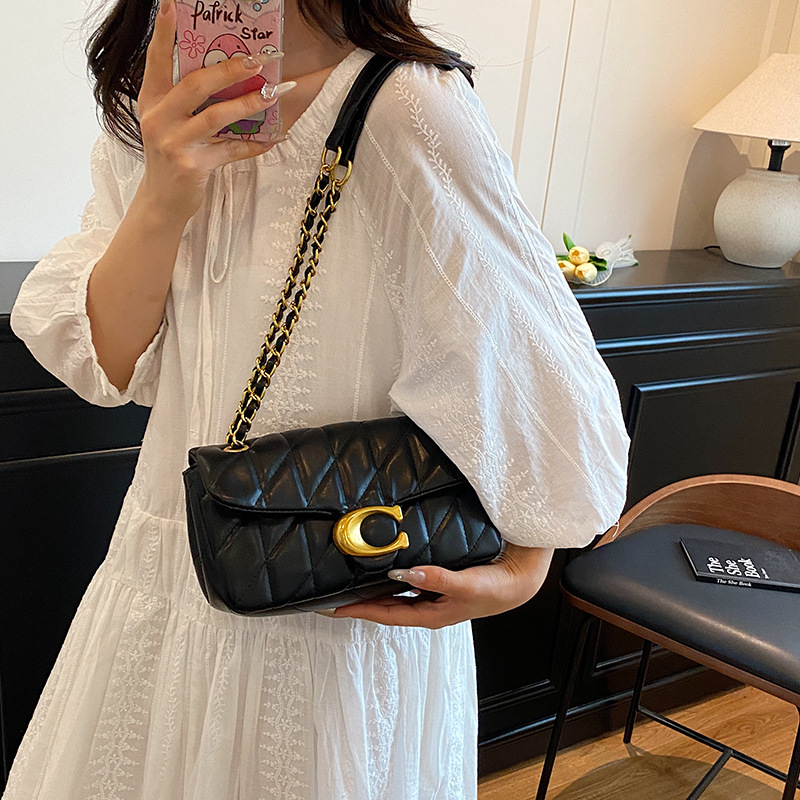 女性用キルティングレザーショルダーバッグ、高級Cロゴゴールド - Chain Crossbody Quilted のレビューと価格