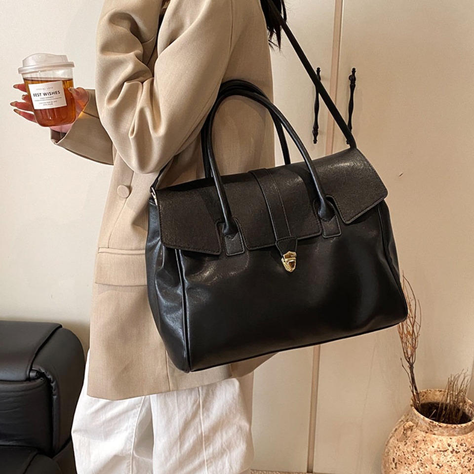 高級大容量ボストンバッグ レディース ショルダーバッグ クロ - Xl Luxury Bags のレビューと価格