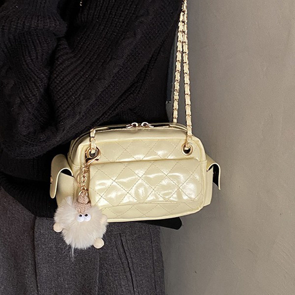 キルティングパターンチェーンデザインクロスボディバッグ光沢の - Chain Crossbody Quilted のレビューと価格