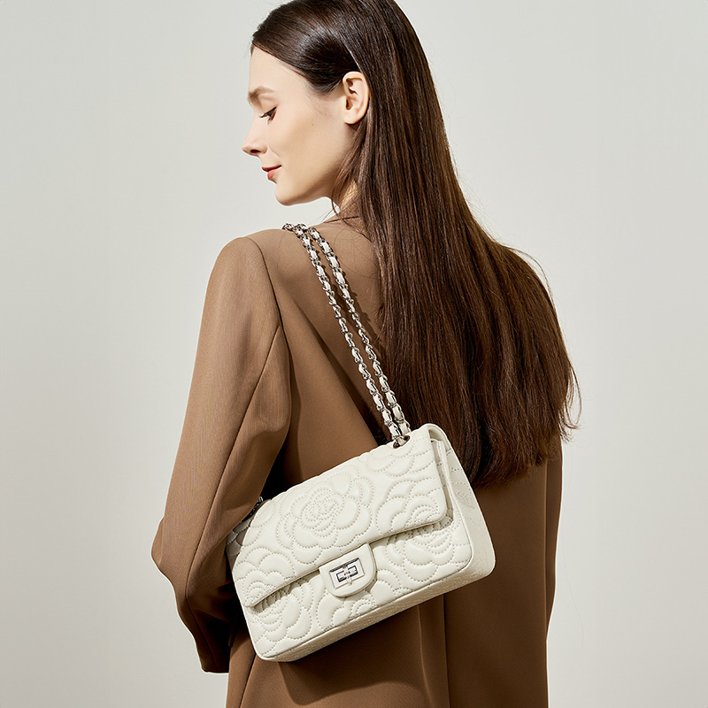 トップグレインハイランドラムスキンショルダーバッグ本革キルテ - Chain Crossbody Quilted のレビューと価格